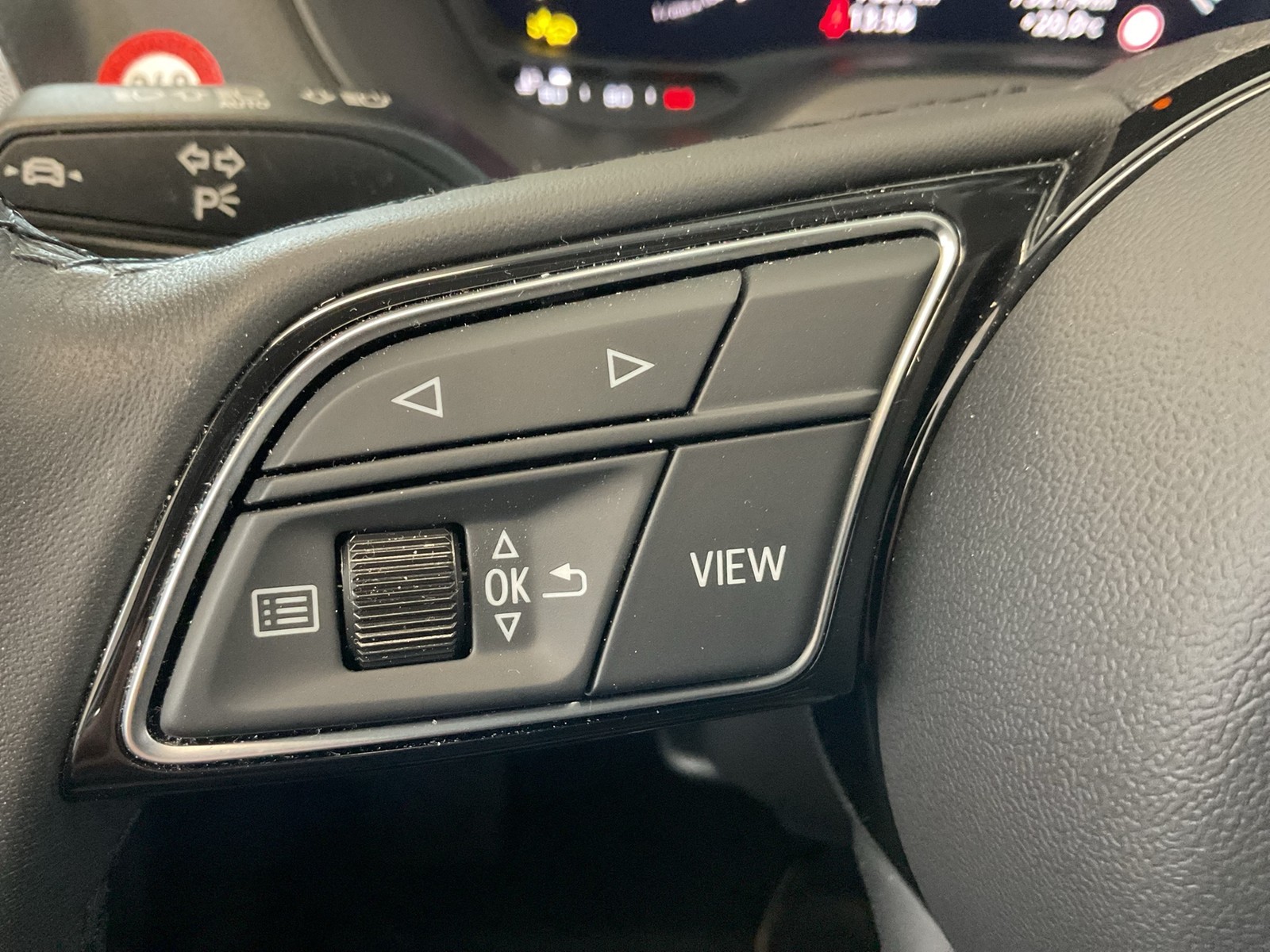 Audi Q2 35 advanced AHK CAM MATRIXLED E-KLAPPE NAVI+