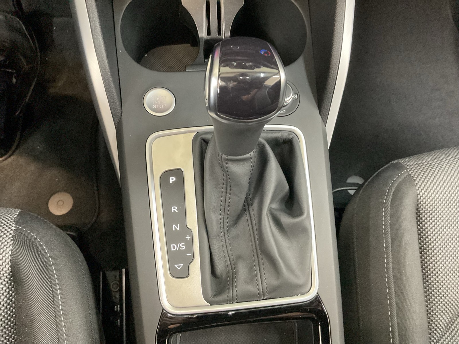 Audi Q2 35 advanced AHK CAM MATRIXLED E-KLAPPE NAVI+