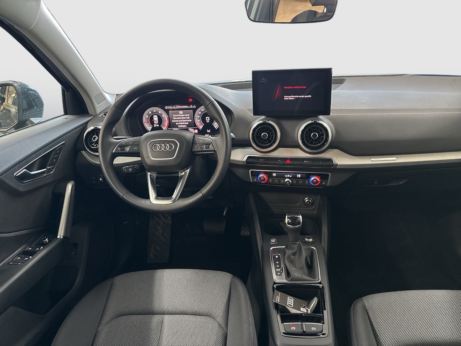Audi Q2 35 advanced AHK CAM ACC MATRIX E-KLAPPE NAVI+
