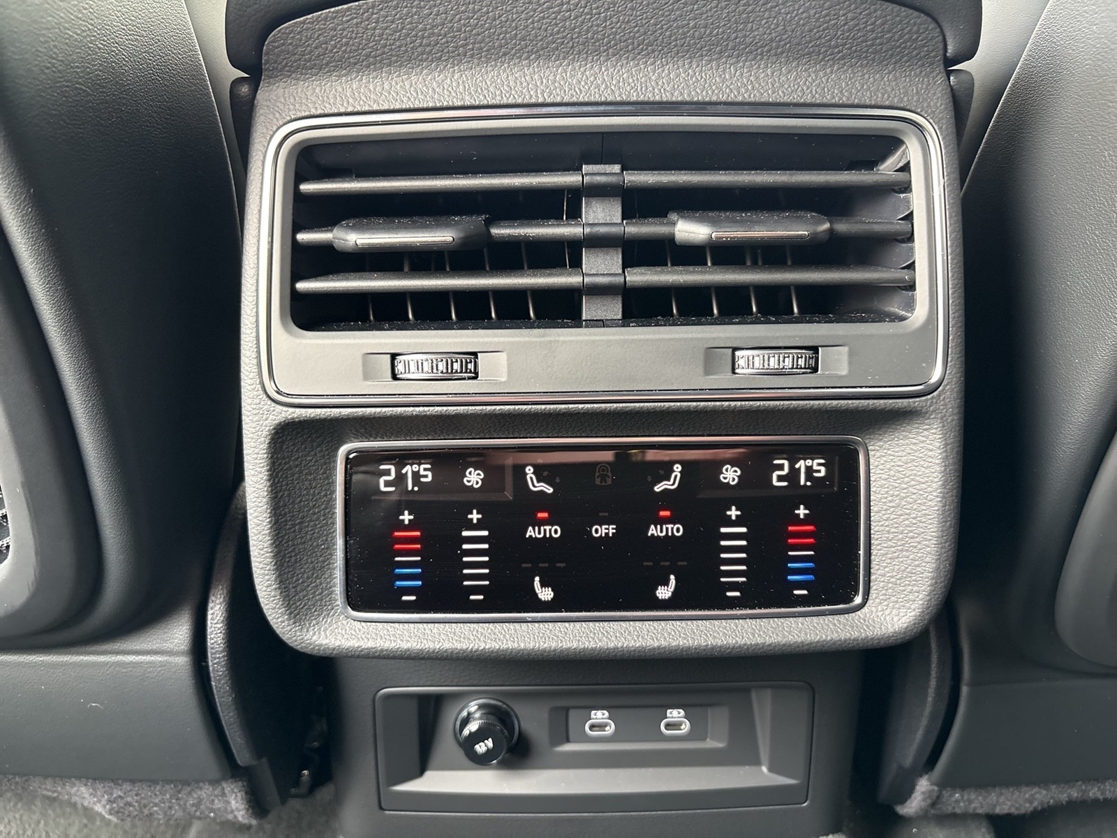 Audi Q7 quattro S LINE 7SITZE B&O AHK 360CAM ACC LM22