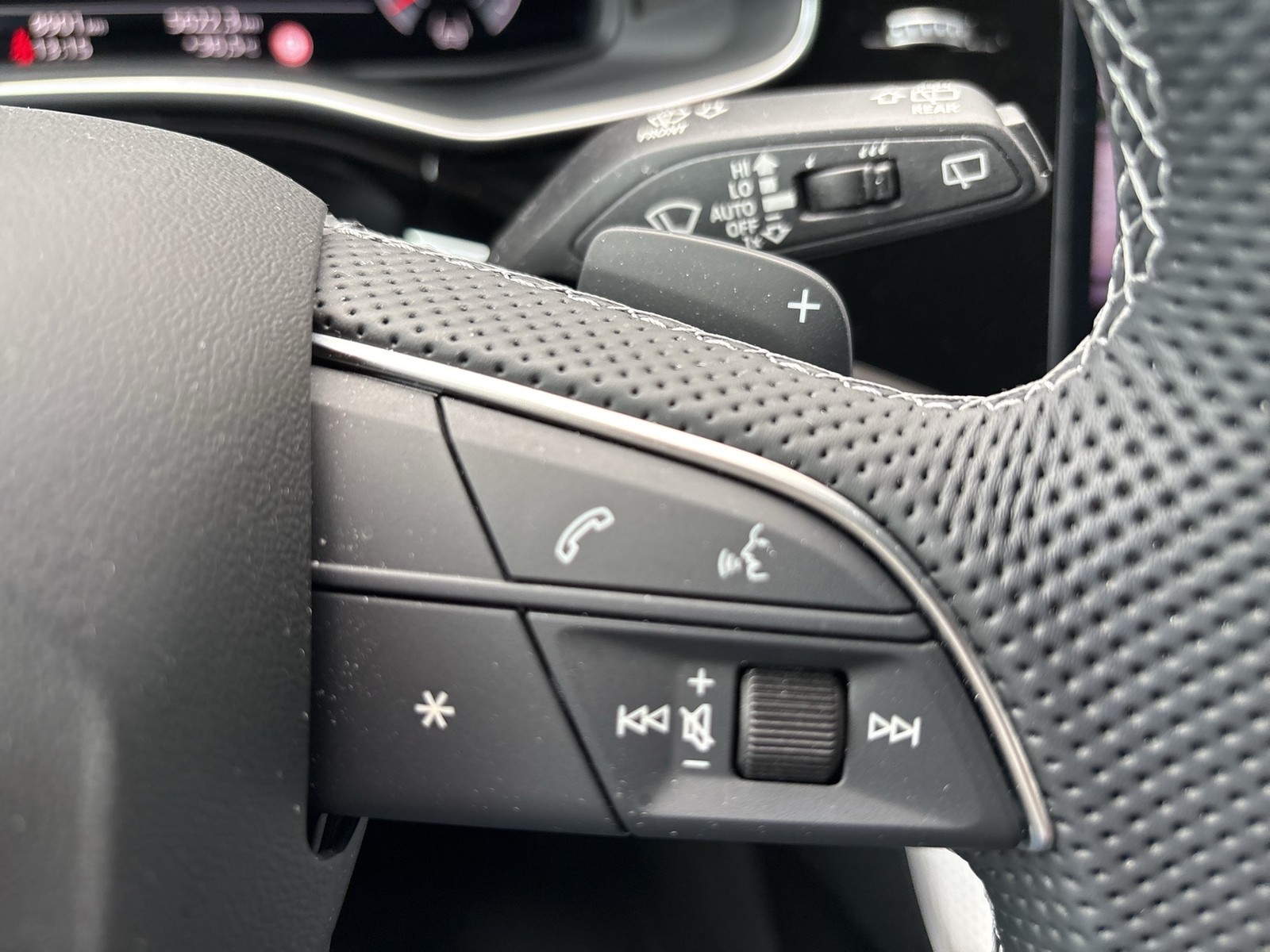 Audi Q7 quattro S LINE 7SITZE B&O AHK 360CAM ACC LM22