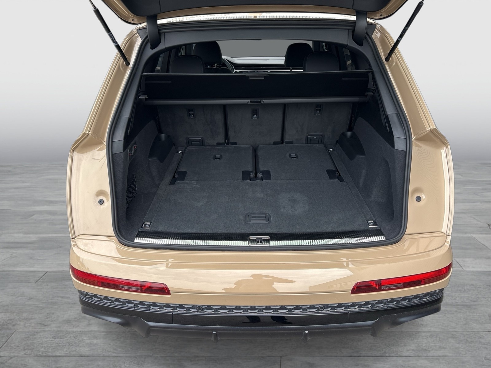 Audi Q7 quattro S LINE 7SITZE B&O AHK 360CAM ACC LM22