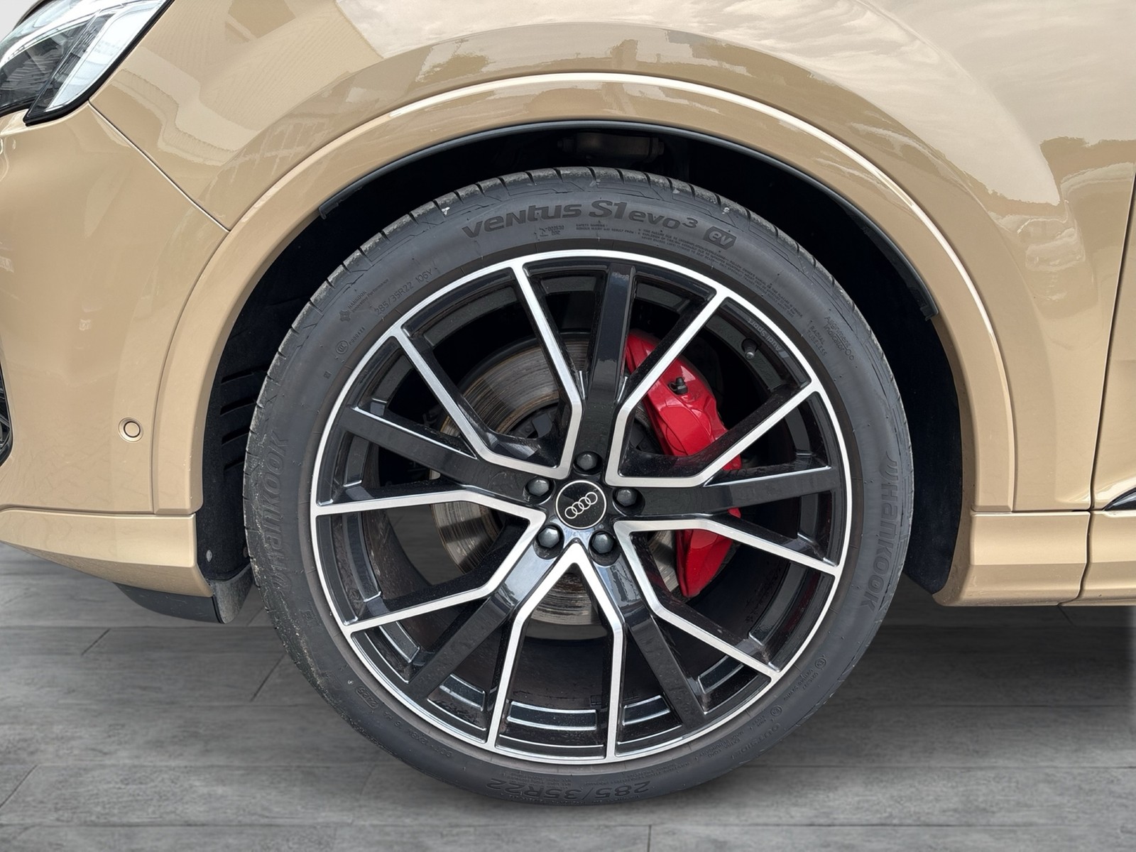 Audi Q7 quattro S LINE 7SITZE B&O AHK 360CAM ACC LM22