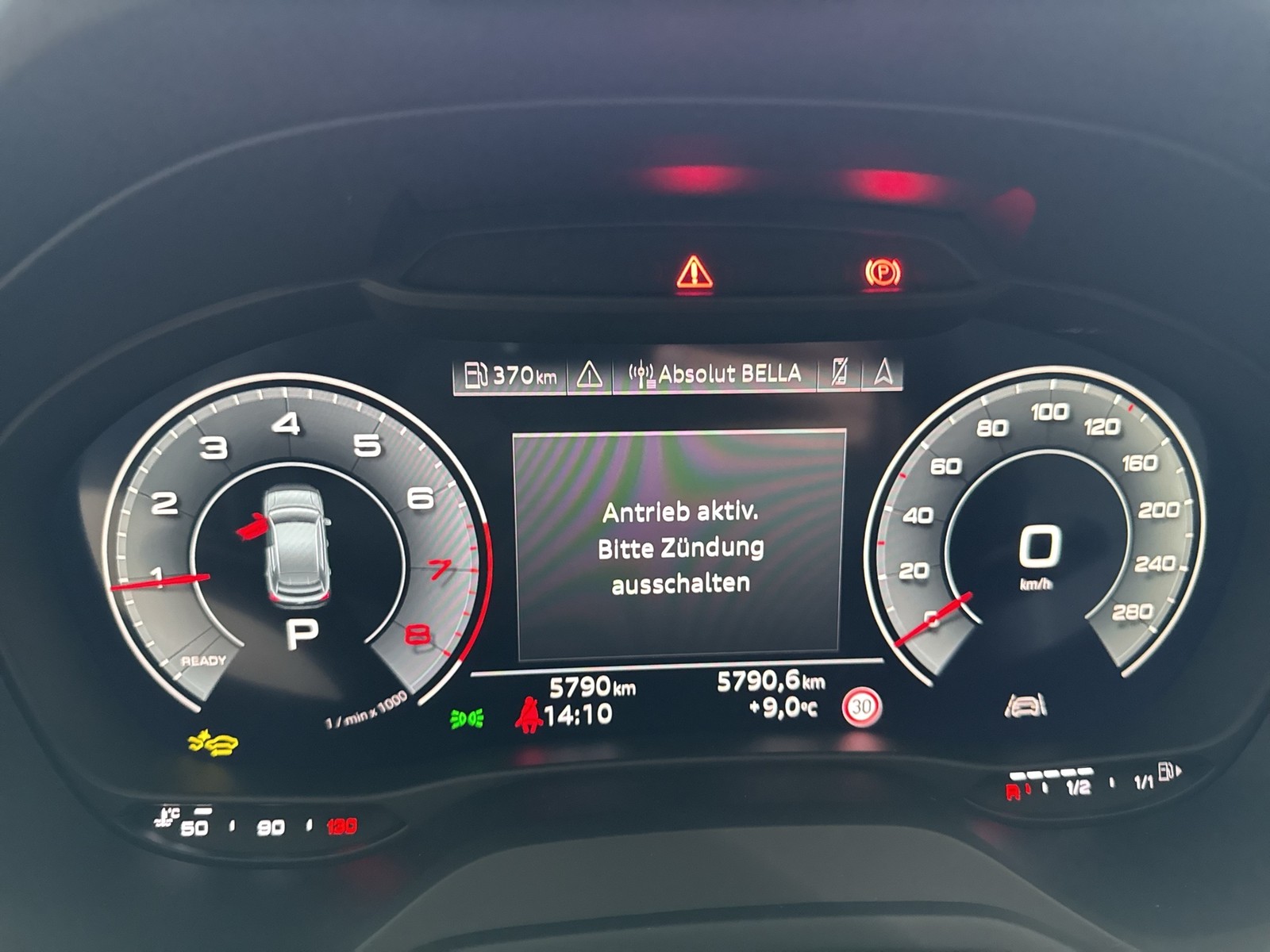Audi Q2 35 advanced AHK CAM EKLAPPE NAVI+ LM17 SITZHZ