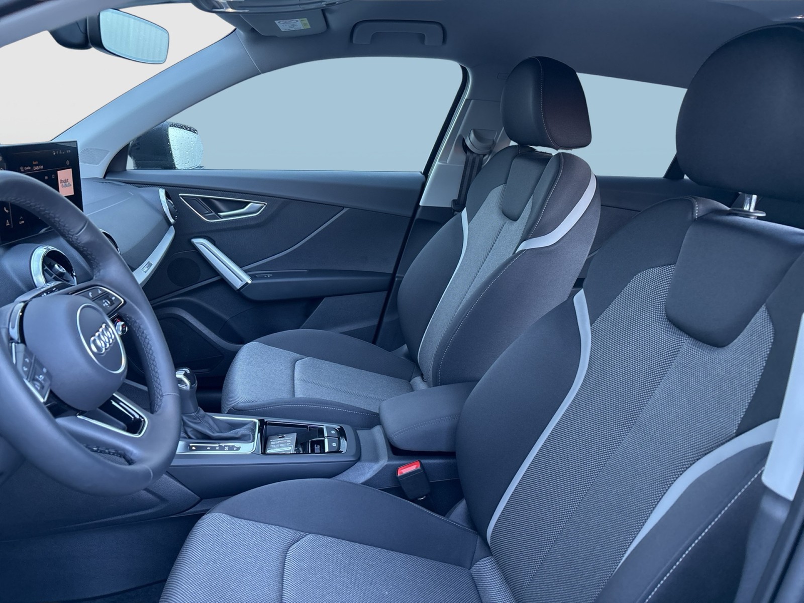 Audi Q2 35 advanced AHK CAM EKLAPPE NAVI+ LM17 SITZHZ