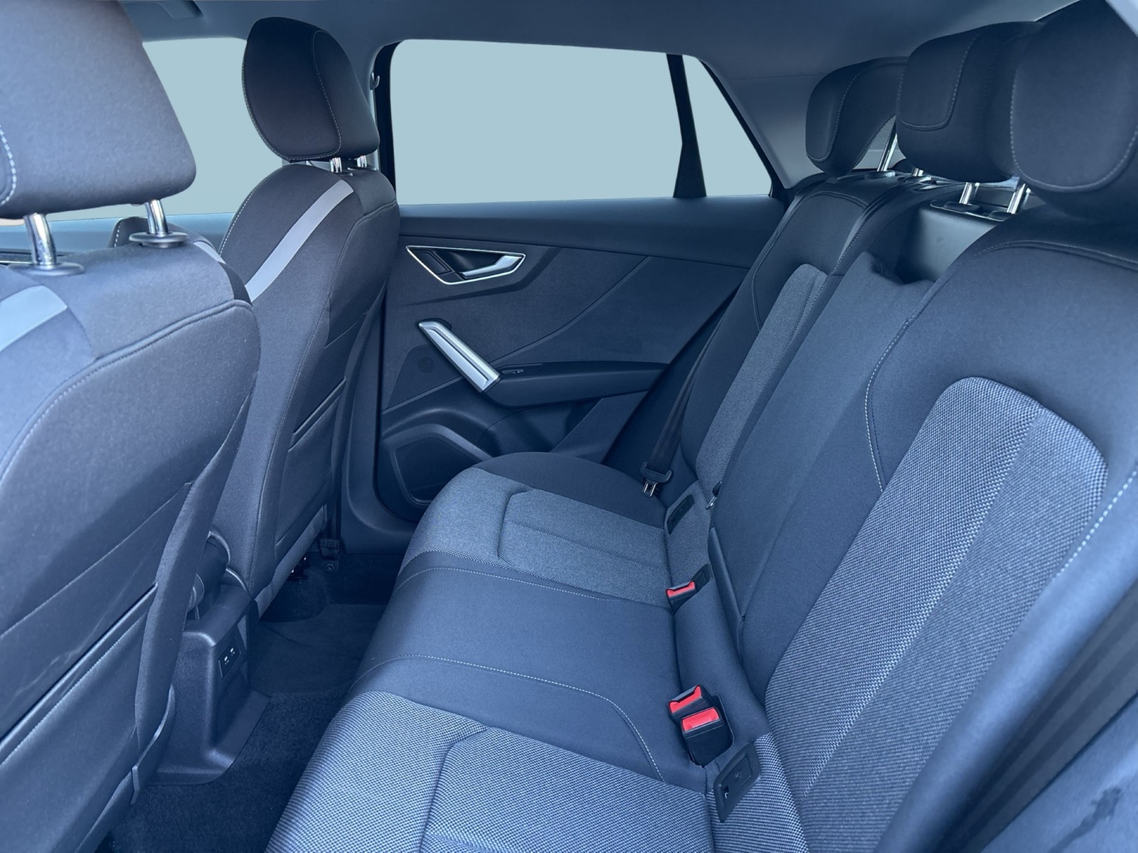 Audi Q2 35 advanced AHK CAM EKLAPPE NAVI+ LM17 SITZHZ