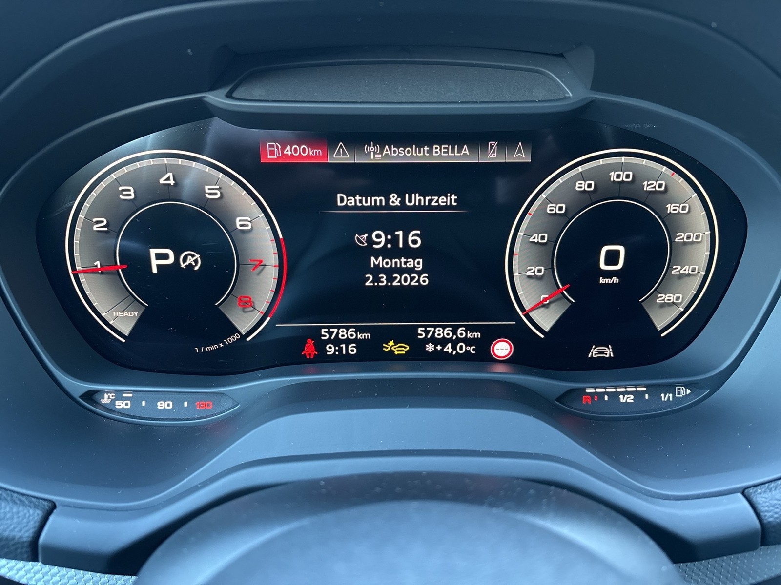 Audi Q2 35 advanced AHK CAM EKLAPPE NAVI+ LM17 SITZHZ