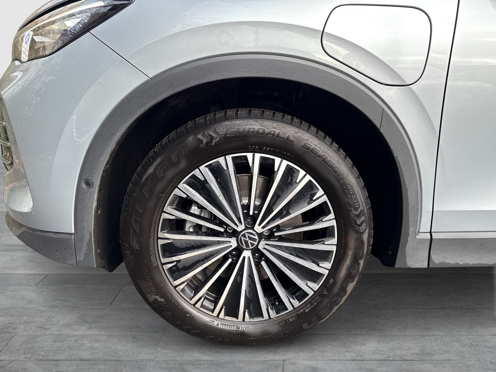 Volkswagen Tiguan 1.5 HYBRID ELEGANCE PANO KAMERA LEDER