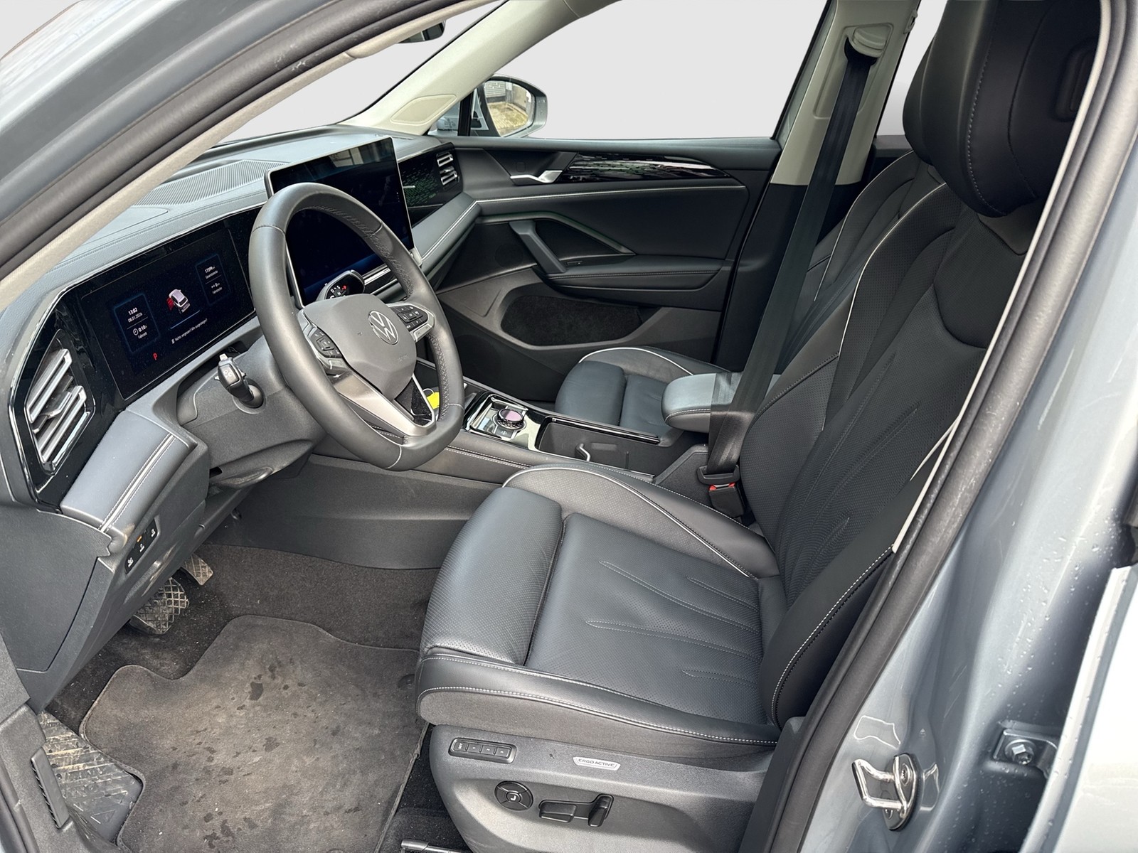 Volkswagen Tiguan 1.5 HYBRID ELEGANCE PANO KAMERA LEDER