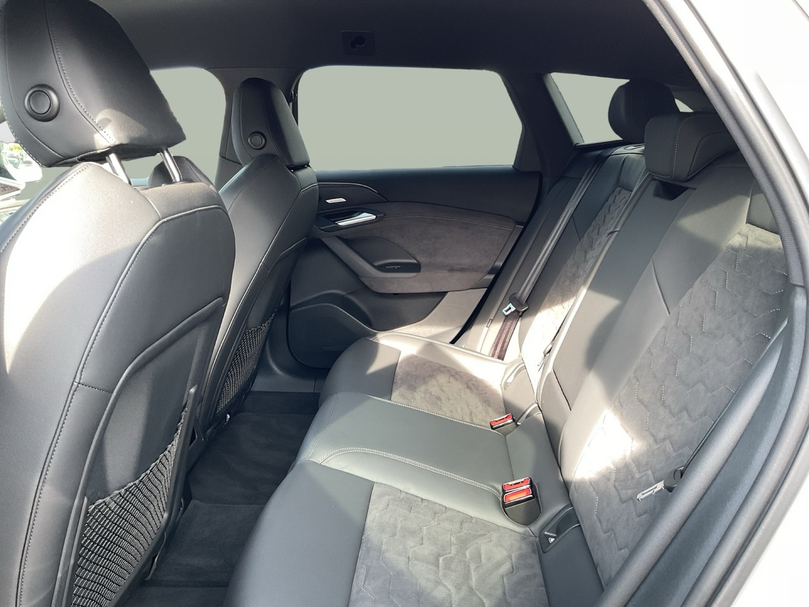 Audi A6 e-tron Avant quattro S LINE B&O 360°CAM LM21