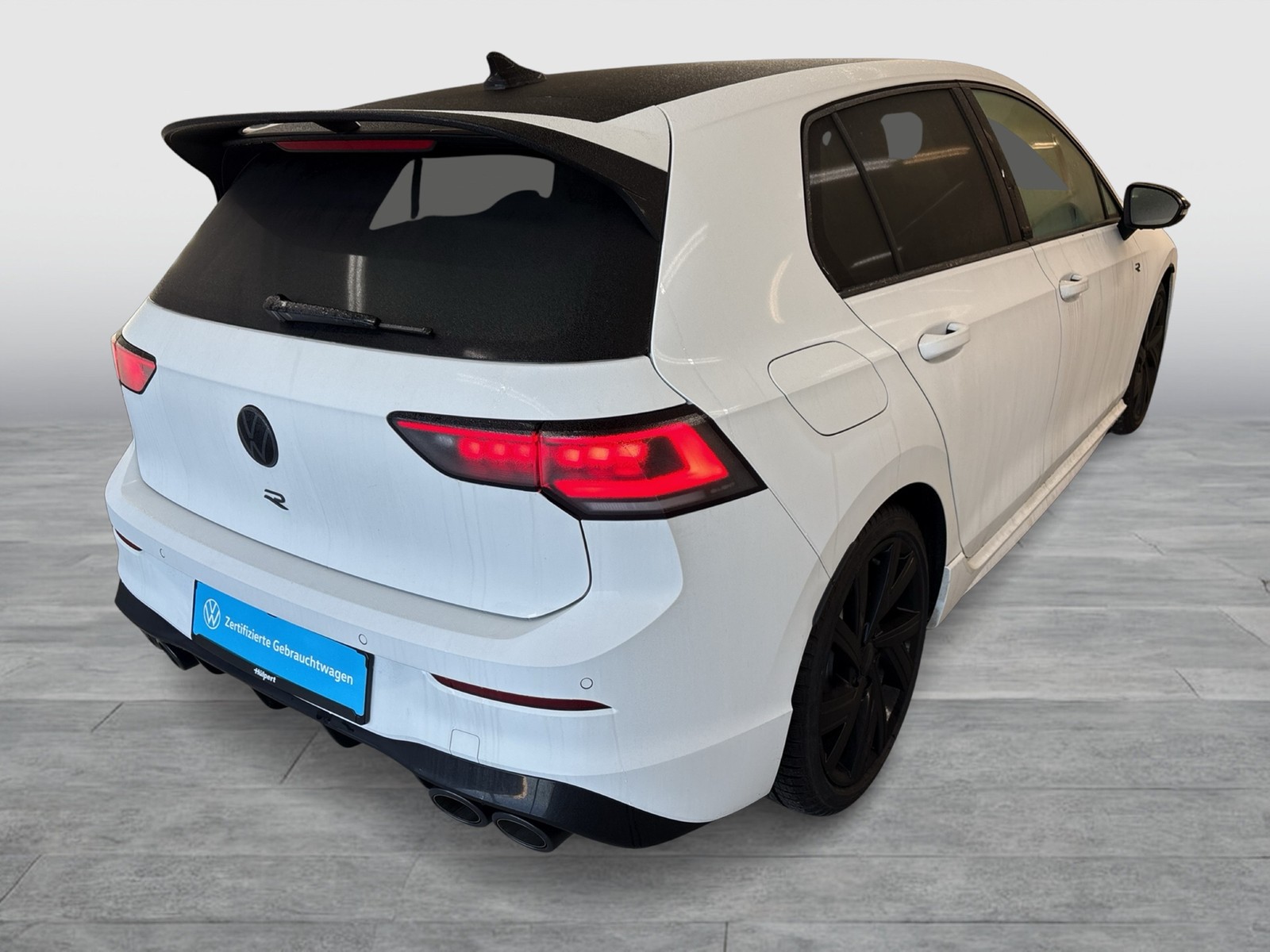 Volkswagen Golf VIII 2.0 R BLACK EDITION 4X4 CAM ACC LM19