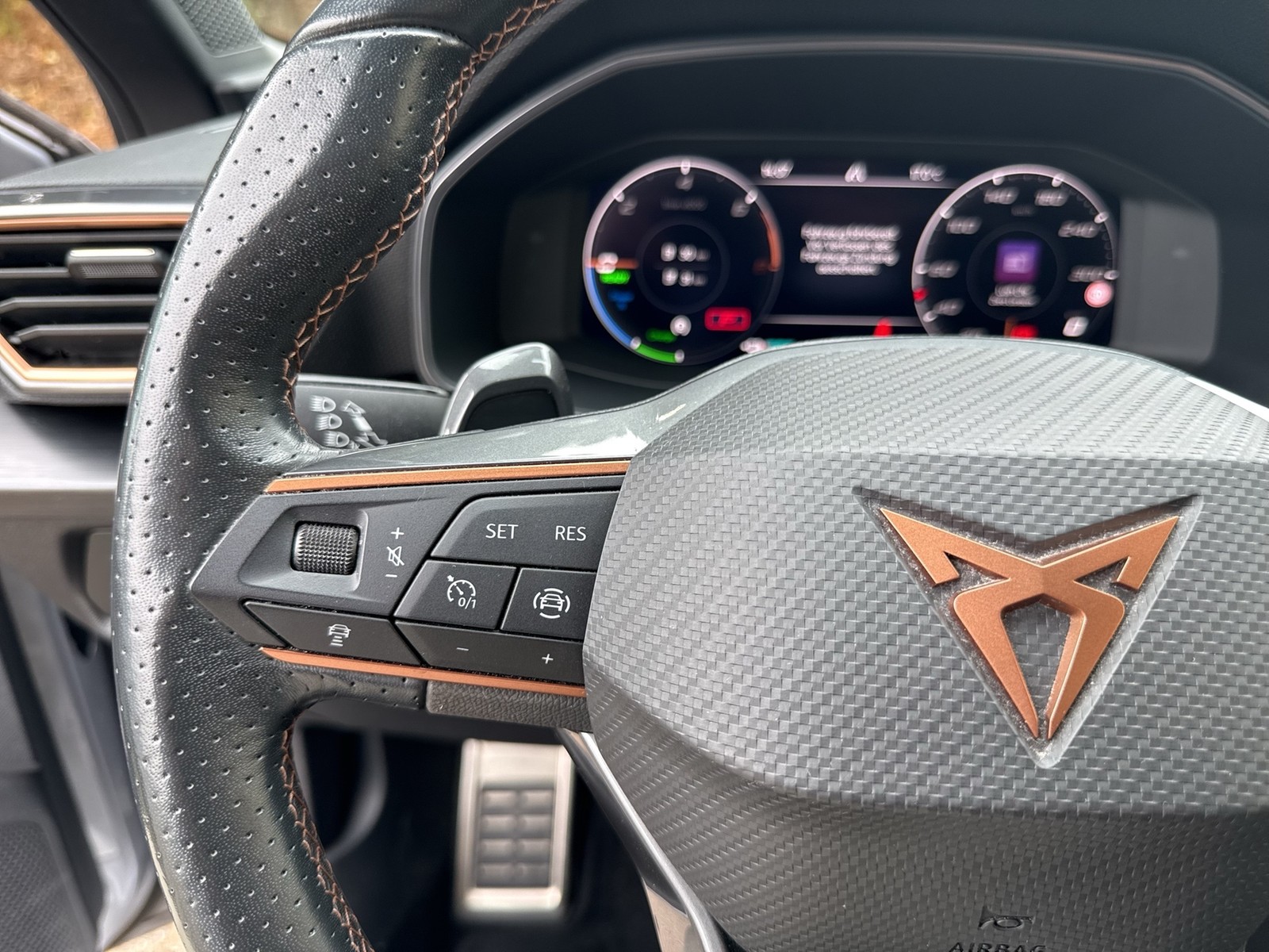 Cupra Leon ST 1.4 HYBRID VZ AHK CAM ACC LM19 NAVI LED