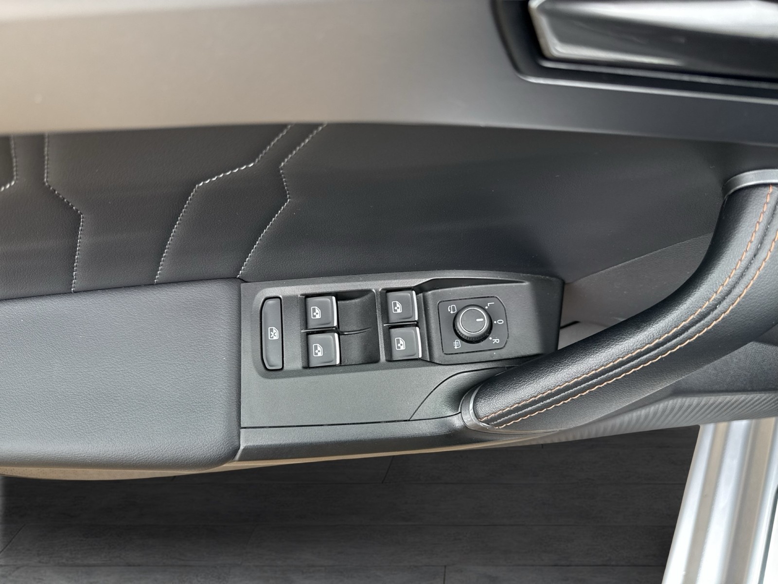 Cupra Leon ST 1.4 HYBRID VZ AHK CAM ACC LM19 NAVI LED