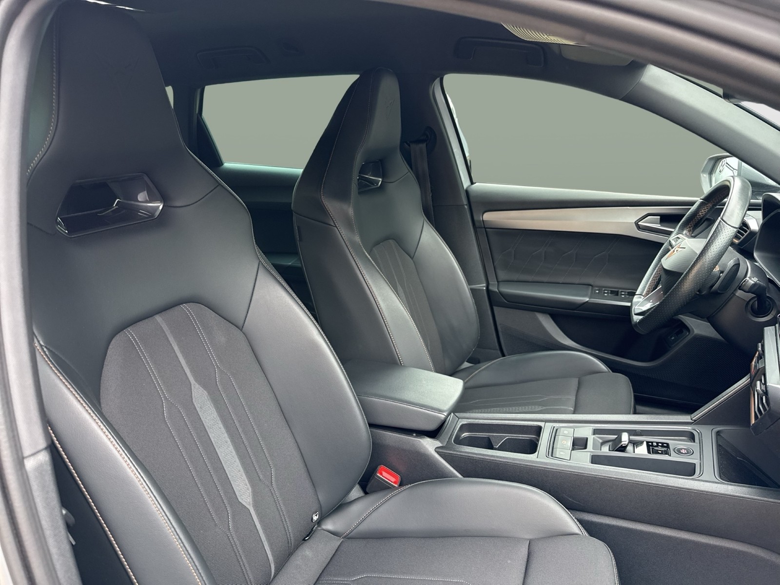 Cupra Leon ST 1.4 HYBRID VZ AHK CAM ACC LM19 NAVI LED