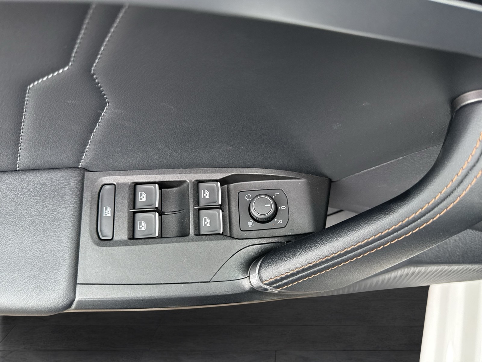 Cupra Leon ST 1.4 HYBRID AHK CAM LM18 NAVI CARPLAY LED