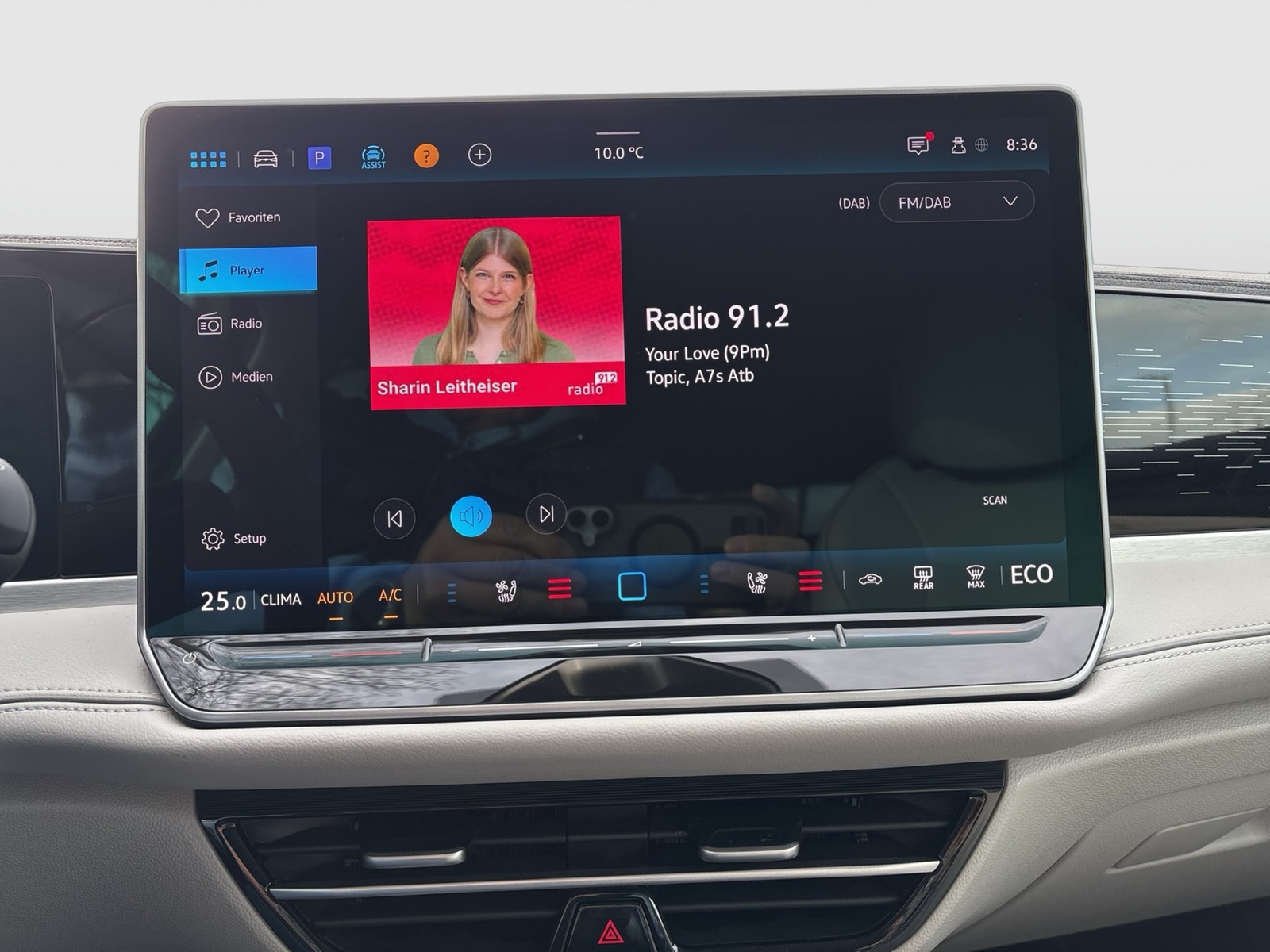 Volkswagen Passat Variant 1.5 HYBRID ELEGANCE LEDER AHK CAM