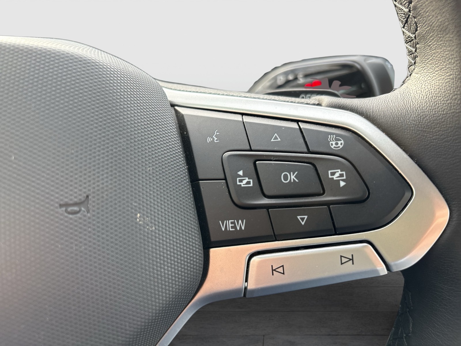 Volkswagen Passat Variant 1.5 HYBRID ELEGANCE LEDER AHK CAM