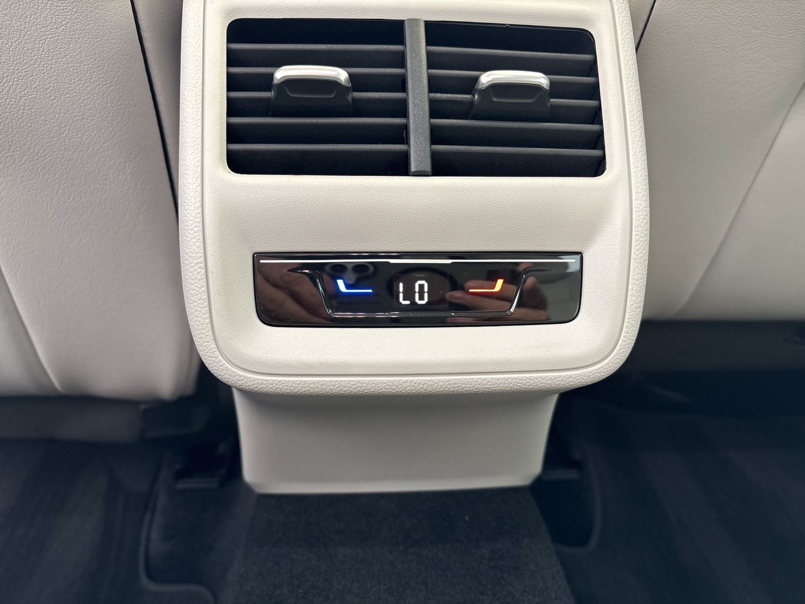 Volkswagen Passat Variant 1.5 HYBRID ELEGANCE LEDER AHK CAM