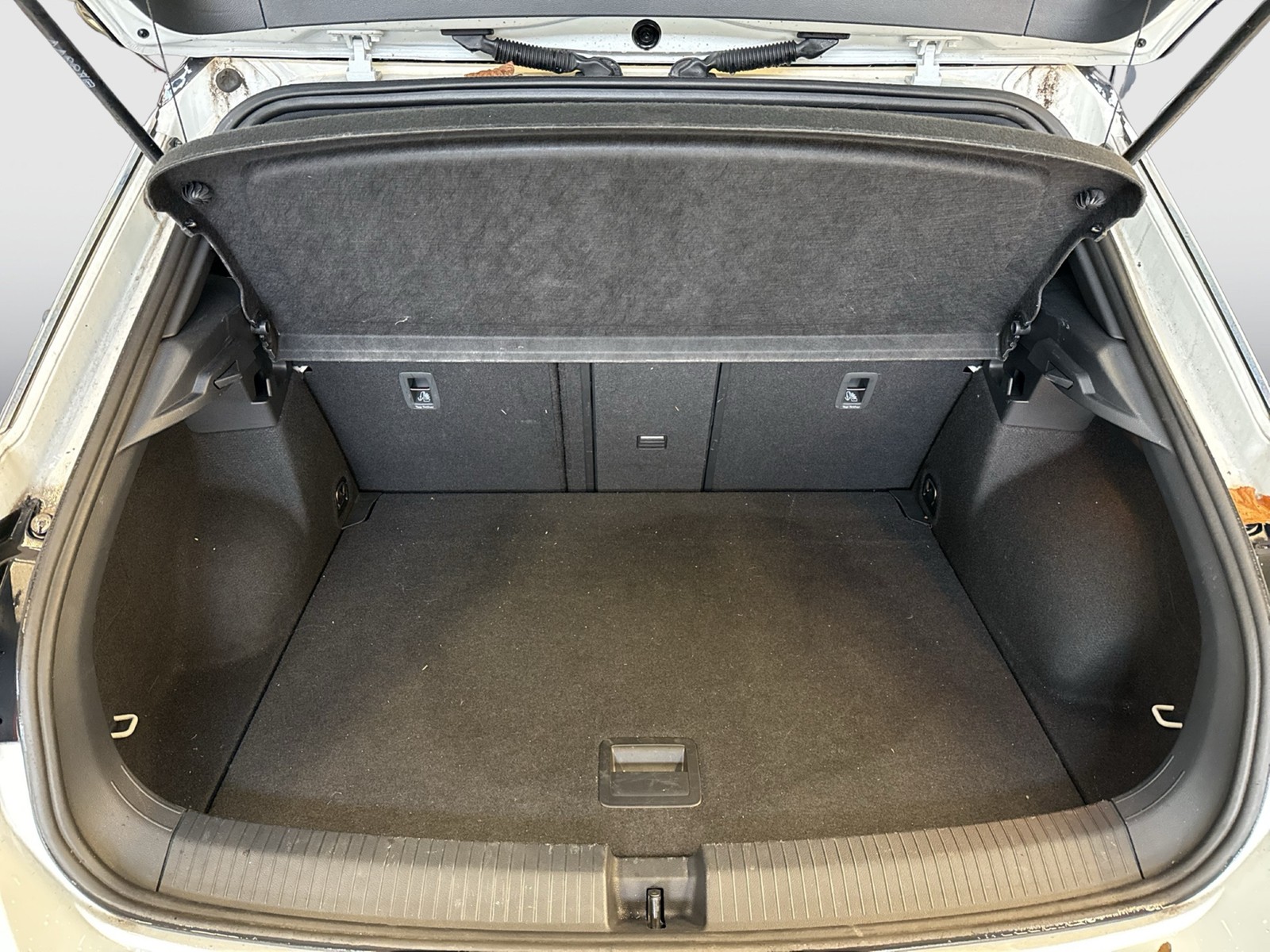 Volkswagen T-Roc 2.0 R-LINE AHK CAM ACC NAVI LED+ CARPLAY