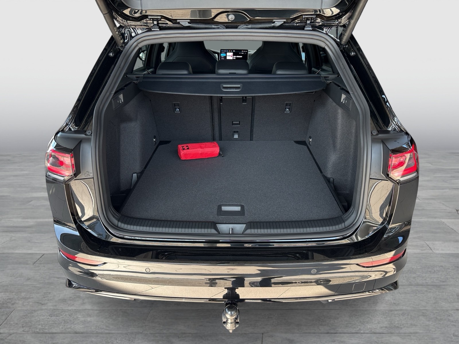 Volkswagen Golf Variant R-LINE DSG AHK BLACKSTYLE MATRIXLED