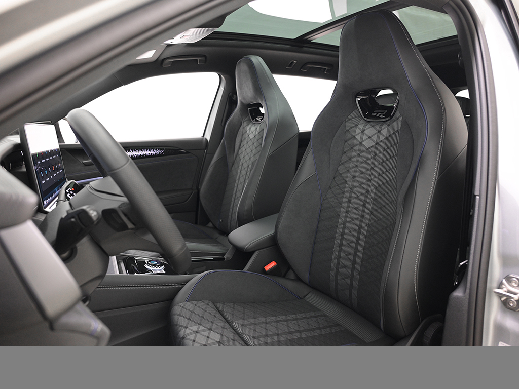 Volkswagen Tayron R-LINE 4MOTION PANO 7SITZE AHK STANDHZG