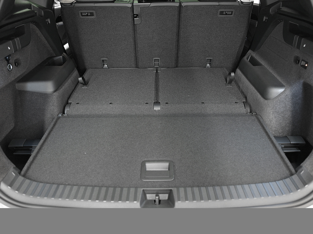 Volkswagen Tayron R-LINE 4MOTION PANO 7SITZE AHK STANDHZG