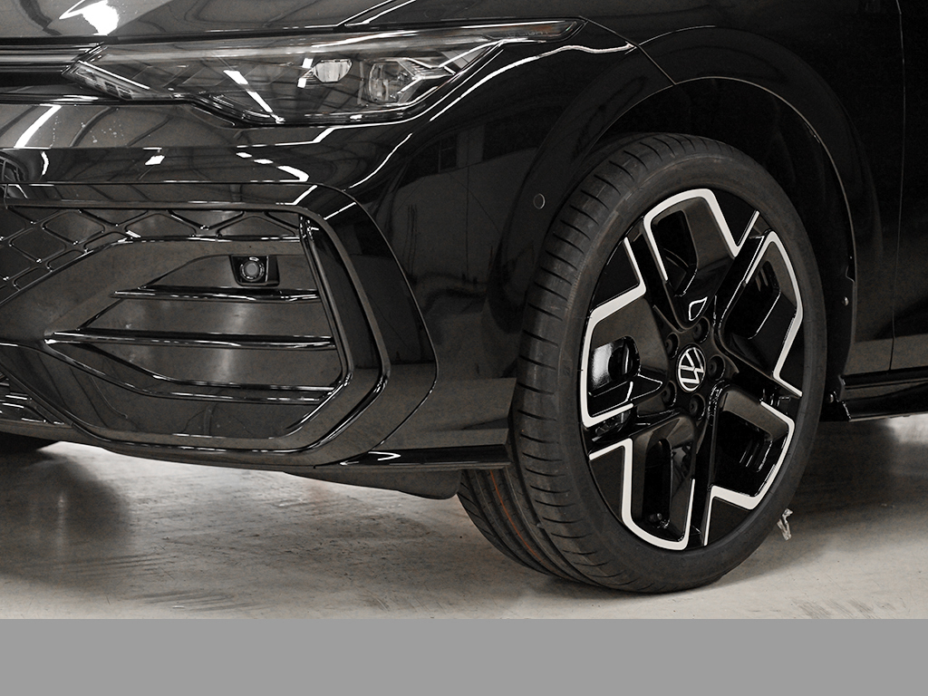 Volkswagen Golf R-LINE AHK MATRIXLED BLACKSTYLE CAM LM18