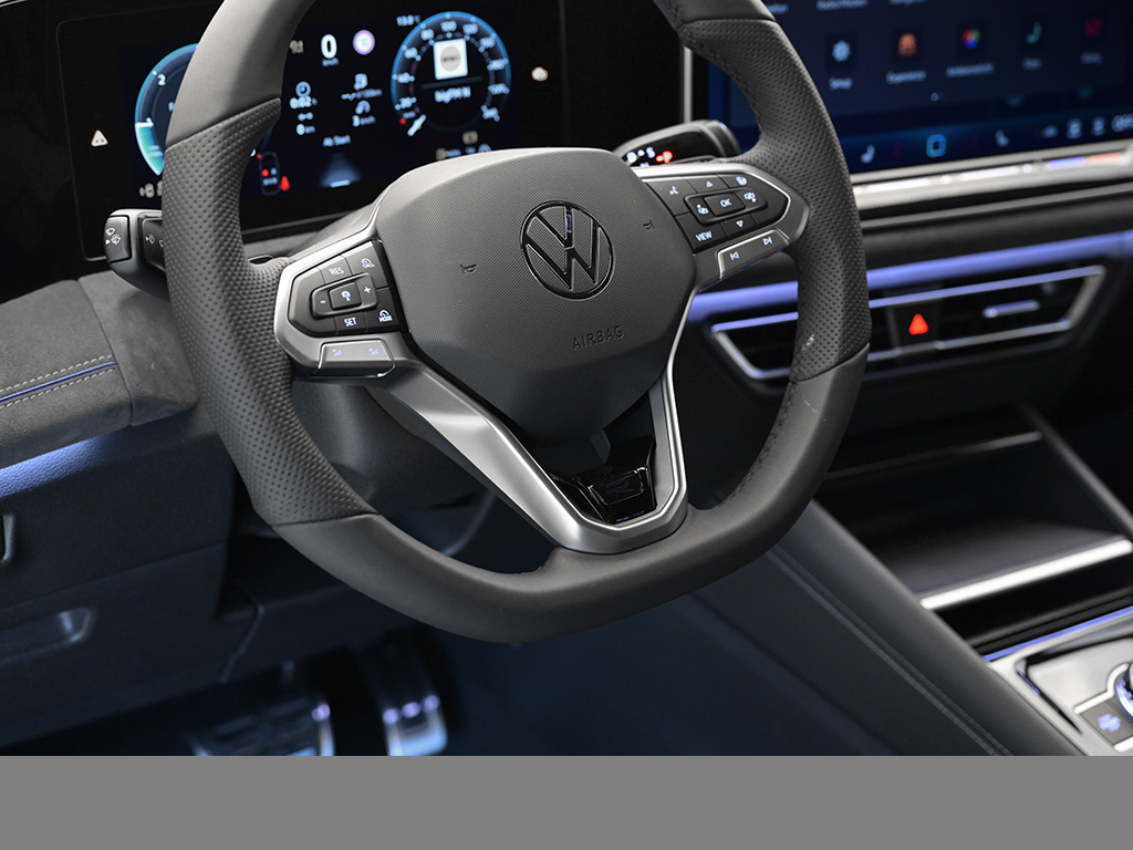 Volkswagen Tiguan R-LINE AHK MATRIXLED 360CAM ACC LM20