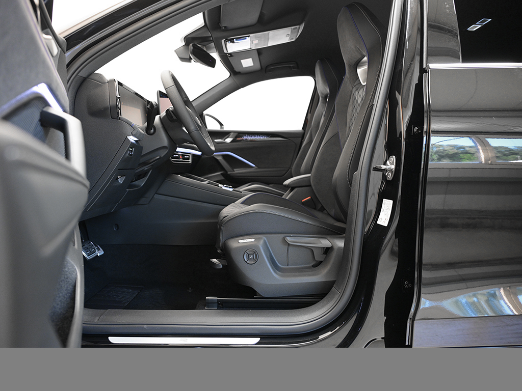 Volkswagen Tiguan R-LINE AHK MATRIXLED 360CAM ACC LM20