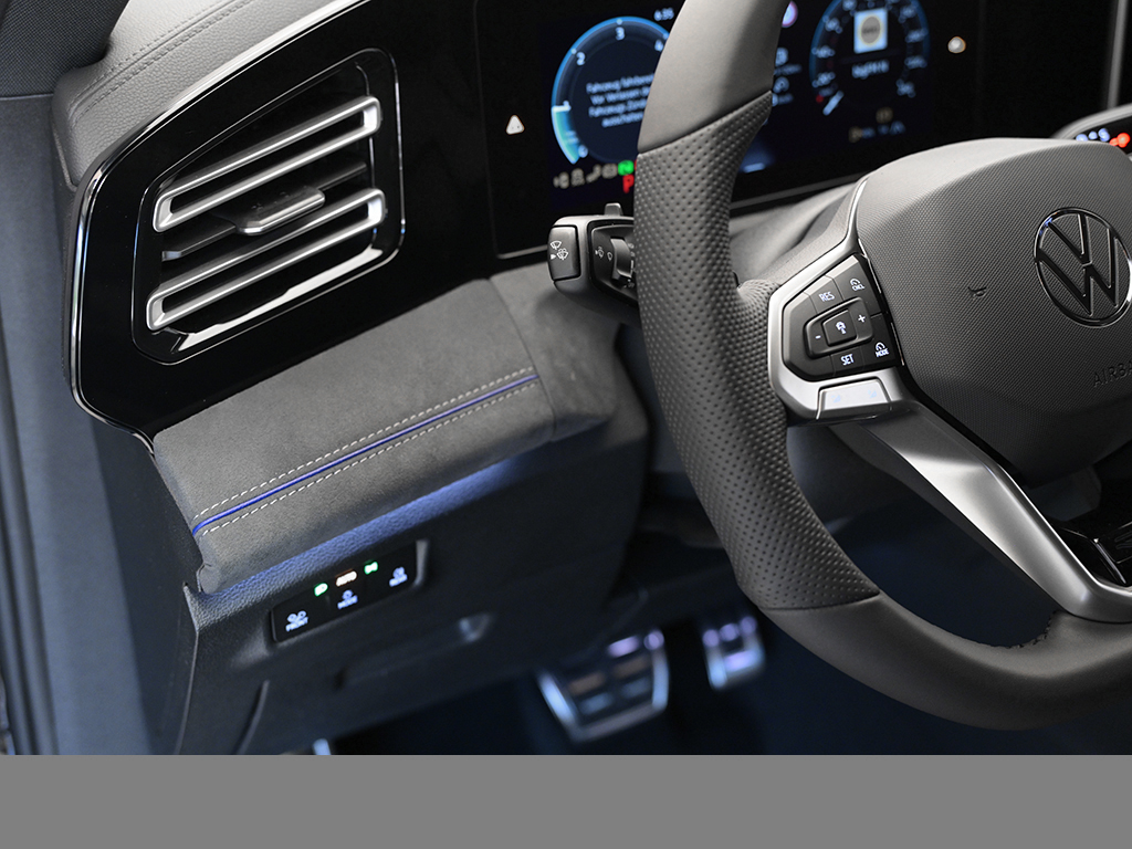 Volkswagen Tiguan R-LINE AHK MATRIXLED 360CAM ACC LM20