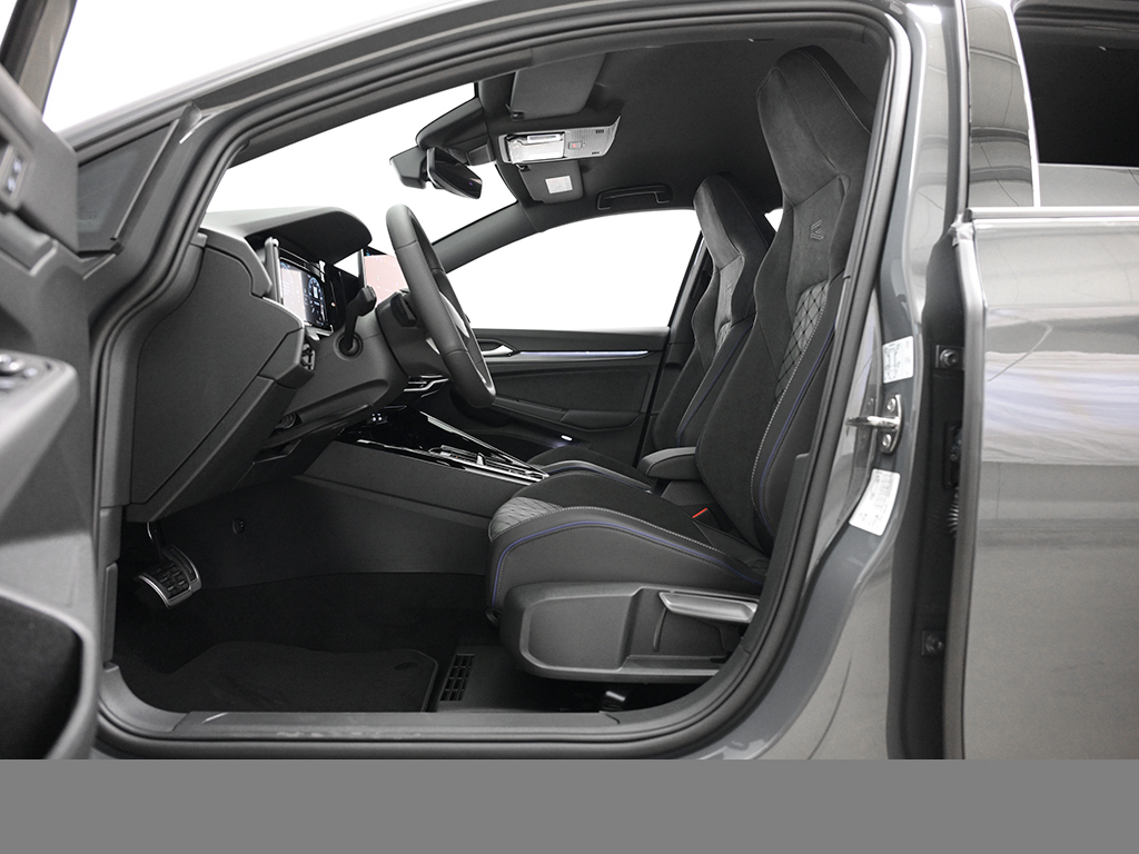 Volkswagen Golf R-LINE AHK MATRIXLED BLACKSTYLE CAM LM18