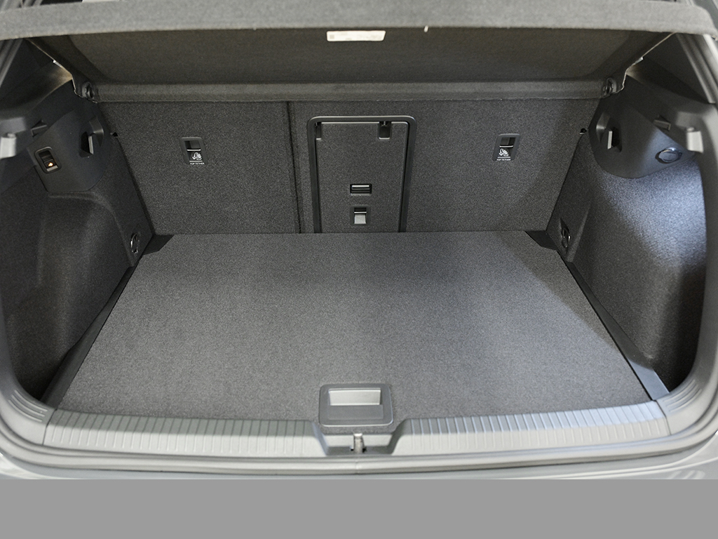 Volkswagen Golf R-LINE AHK MATRIXLED BLACKSTYLE CAM LM18