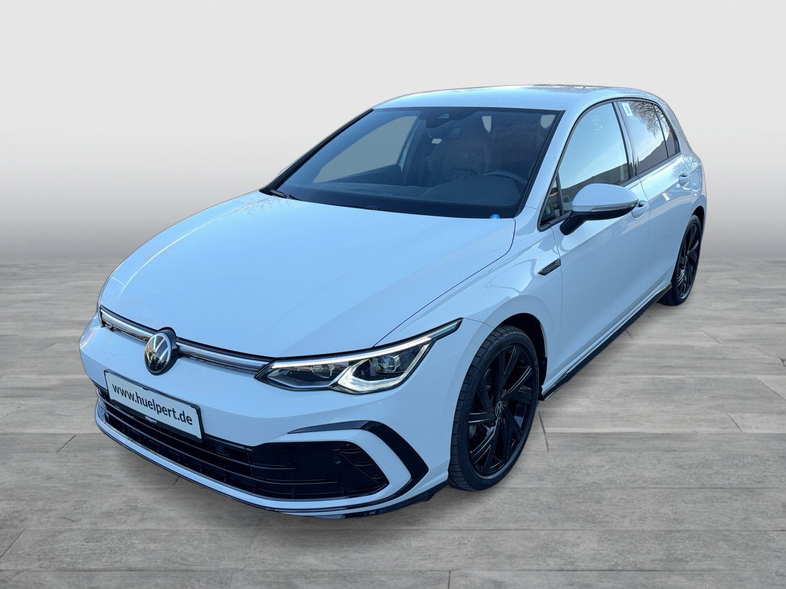 Volkswagen Golf VIII 1.5 eTSI R-LINE CAM ACC LM18 CARPLAY