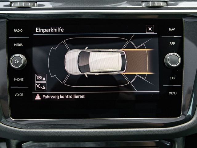 Volkswagen Tiguan 2.0 R-LINE 4X4 PANO AHK ACC ALU19" HUD