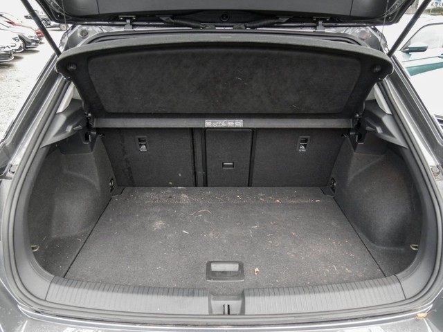 Volkswagen T-Roc 1.5 ACTIVE ACC LM17 NAVI CARPLAY SITZHEIZ.