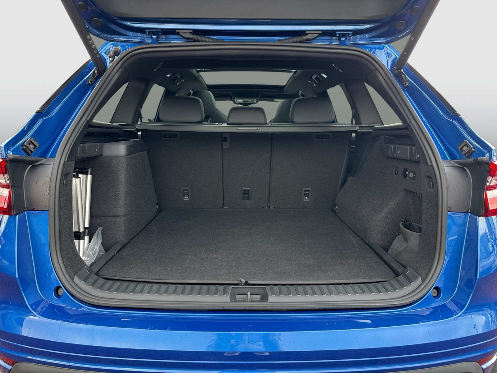 Skoda Kodiaq 1.5 iV SPORTLINE PANO AHK CAM LM19 MATRIX