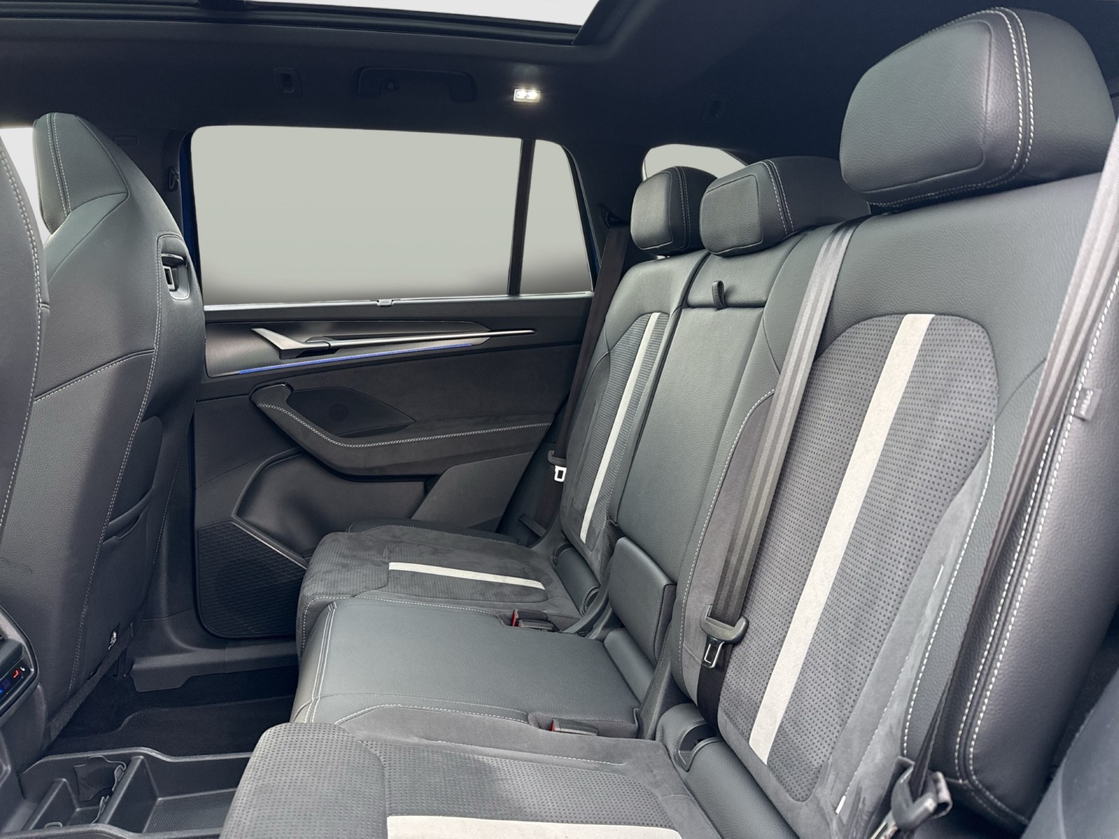 Skoda Kodiaq 1.5 iV SPORTLINE PANO AHK CAM LM19 MATRIX