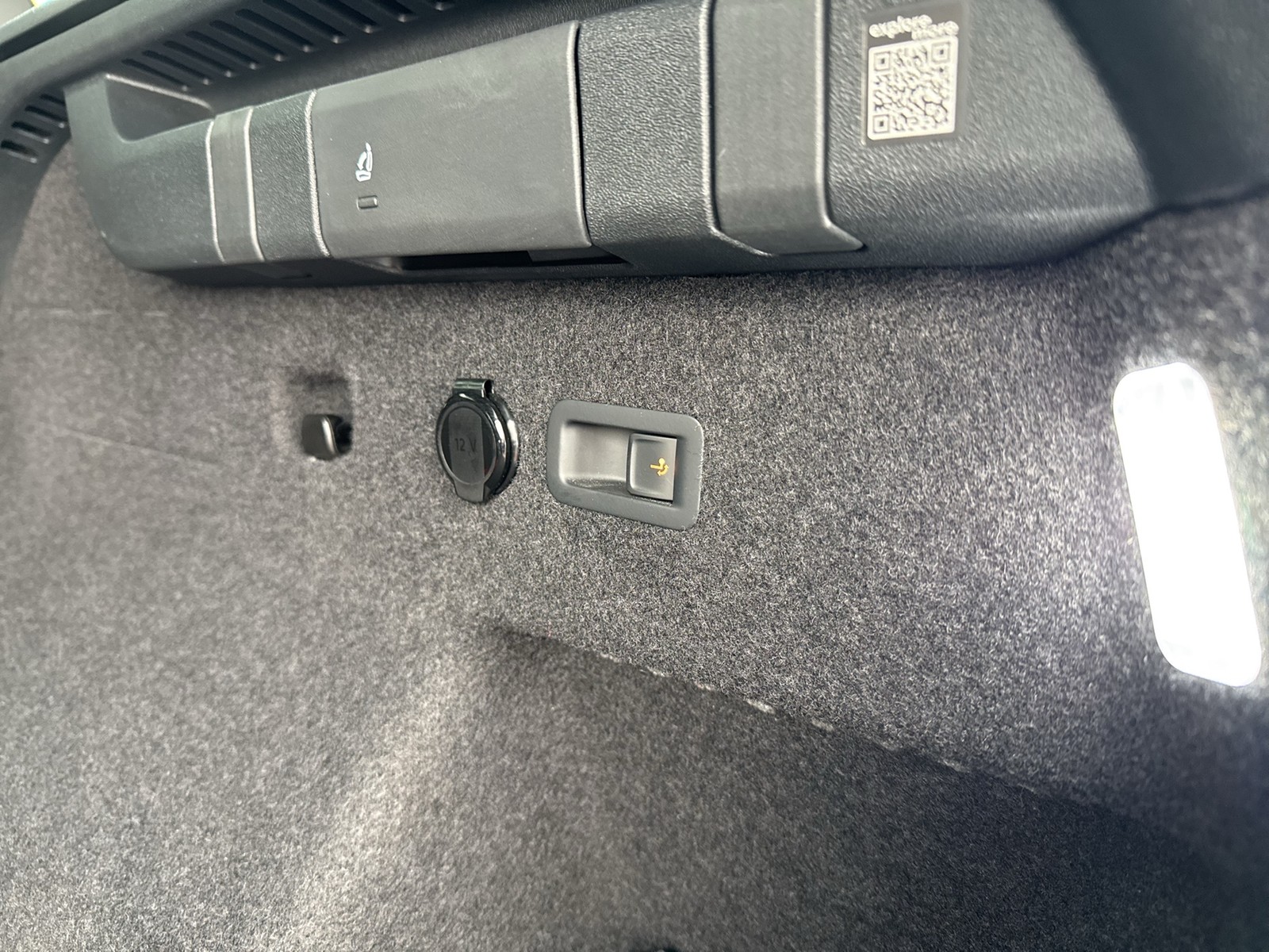 Skoda Kodiaq 1.5 iV SPORTLINE PANO AHK CAM LM19 MATRIX