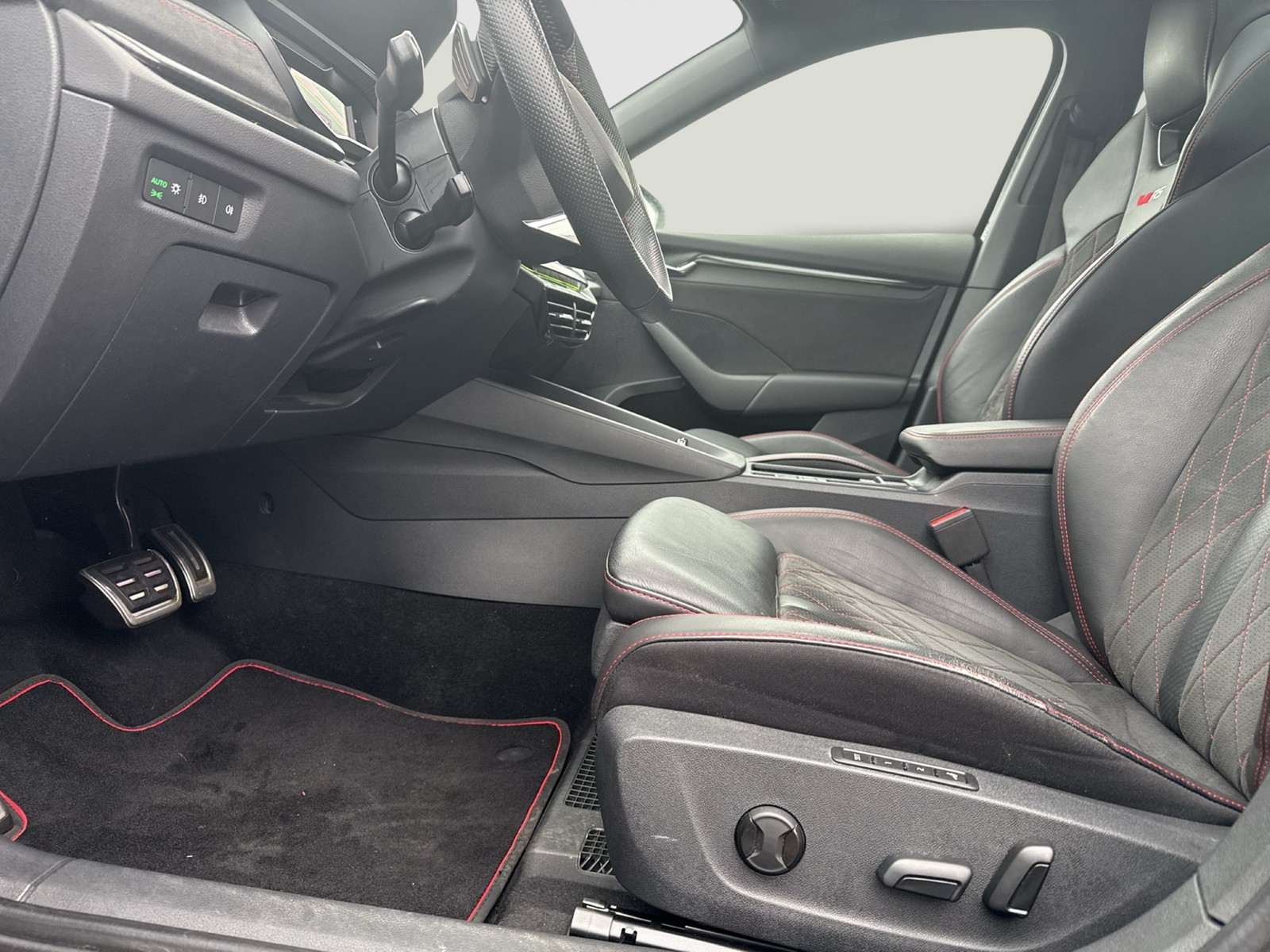 Skoda Octavia Combi 2.0 RS PLUS PANO CANTON CAM LM19