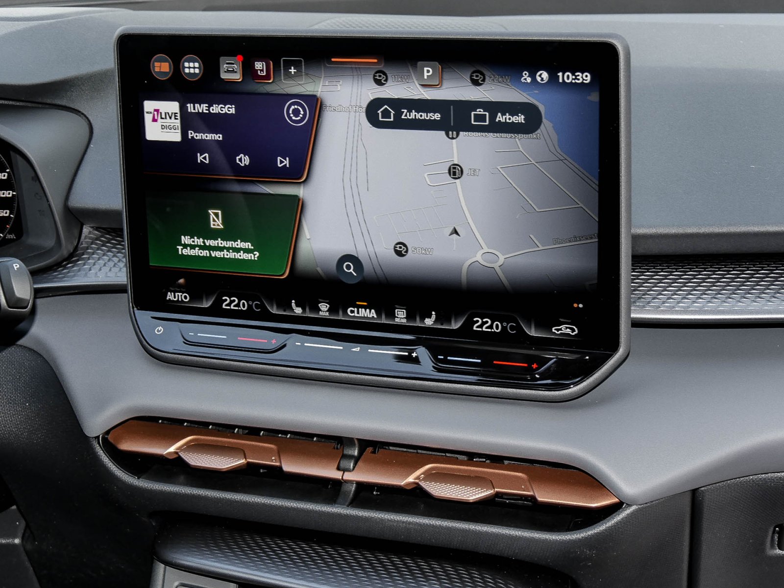 Cupra Terramar 1.5 DSG AHK SENNHEISER PANO 19LM NAV