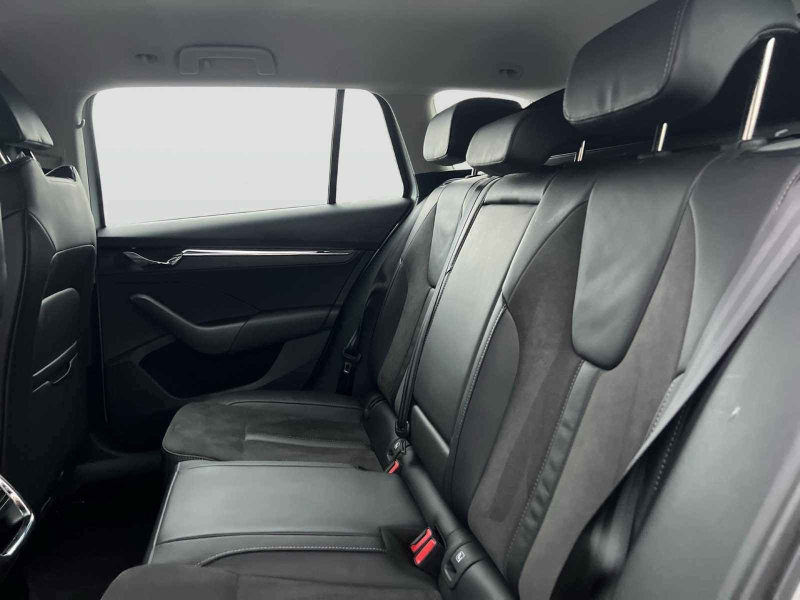 Skoda Octavia Combi 2.0 SCOUT 4X4 LM18 MATRIX CARPLAY