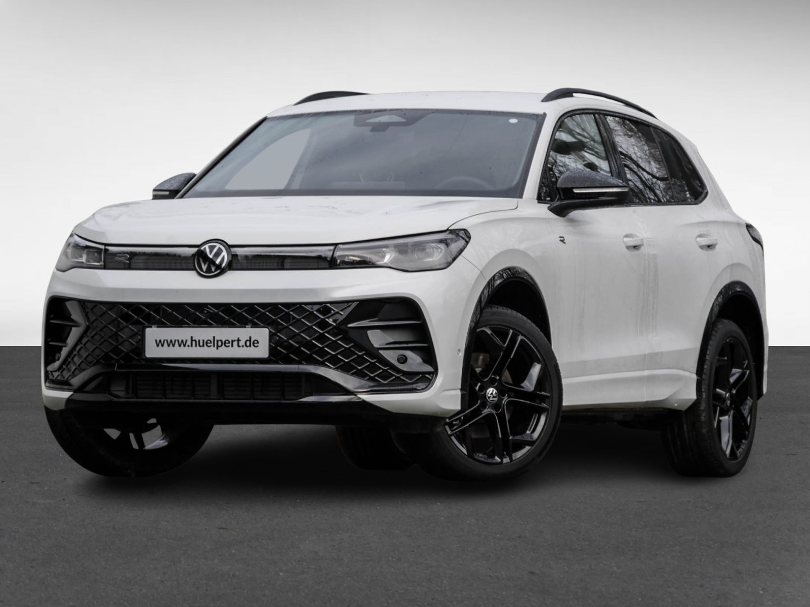 Volkswagen Tiguan 2.0 TDI R-LINE DSG NAVIPRO BLACKSTYLE AHK