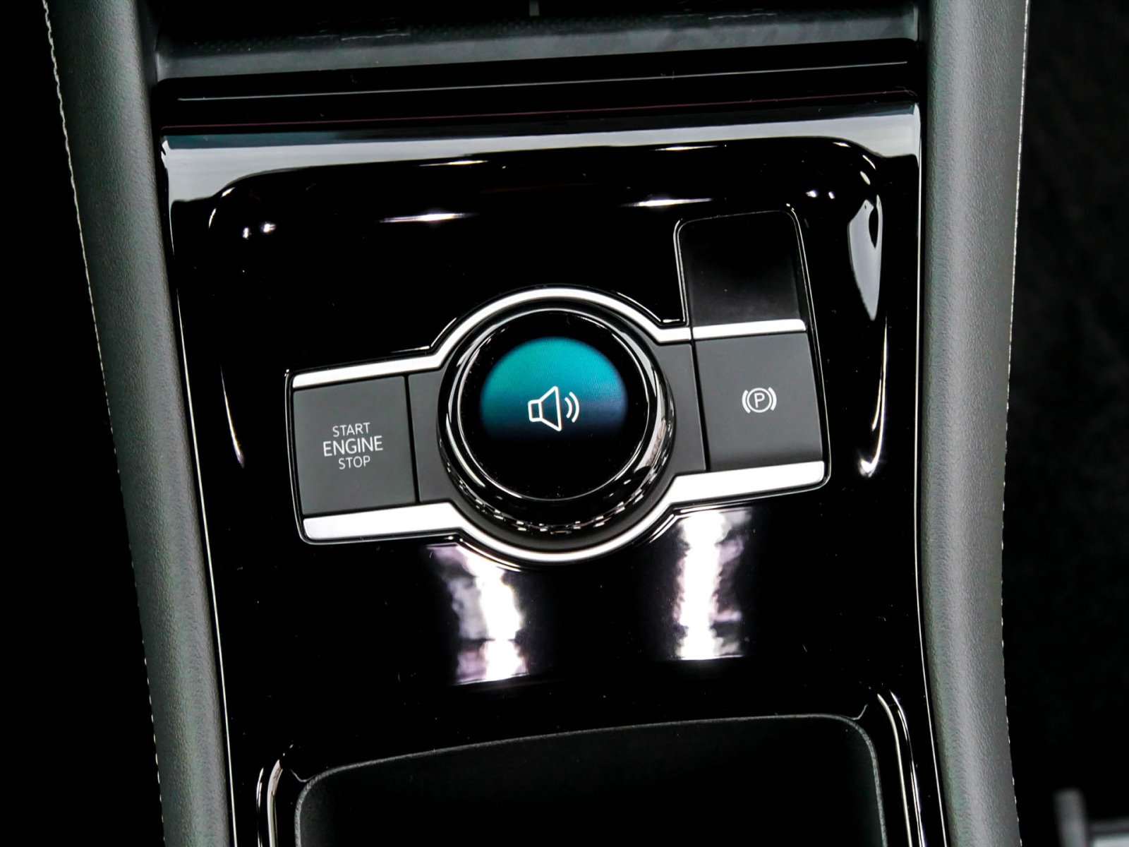 Volkswagen Tiguan 2.0 TDI R-LINE DSG NAVIPRO BLACKSTYLE AHK