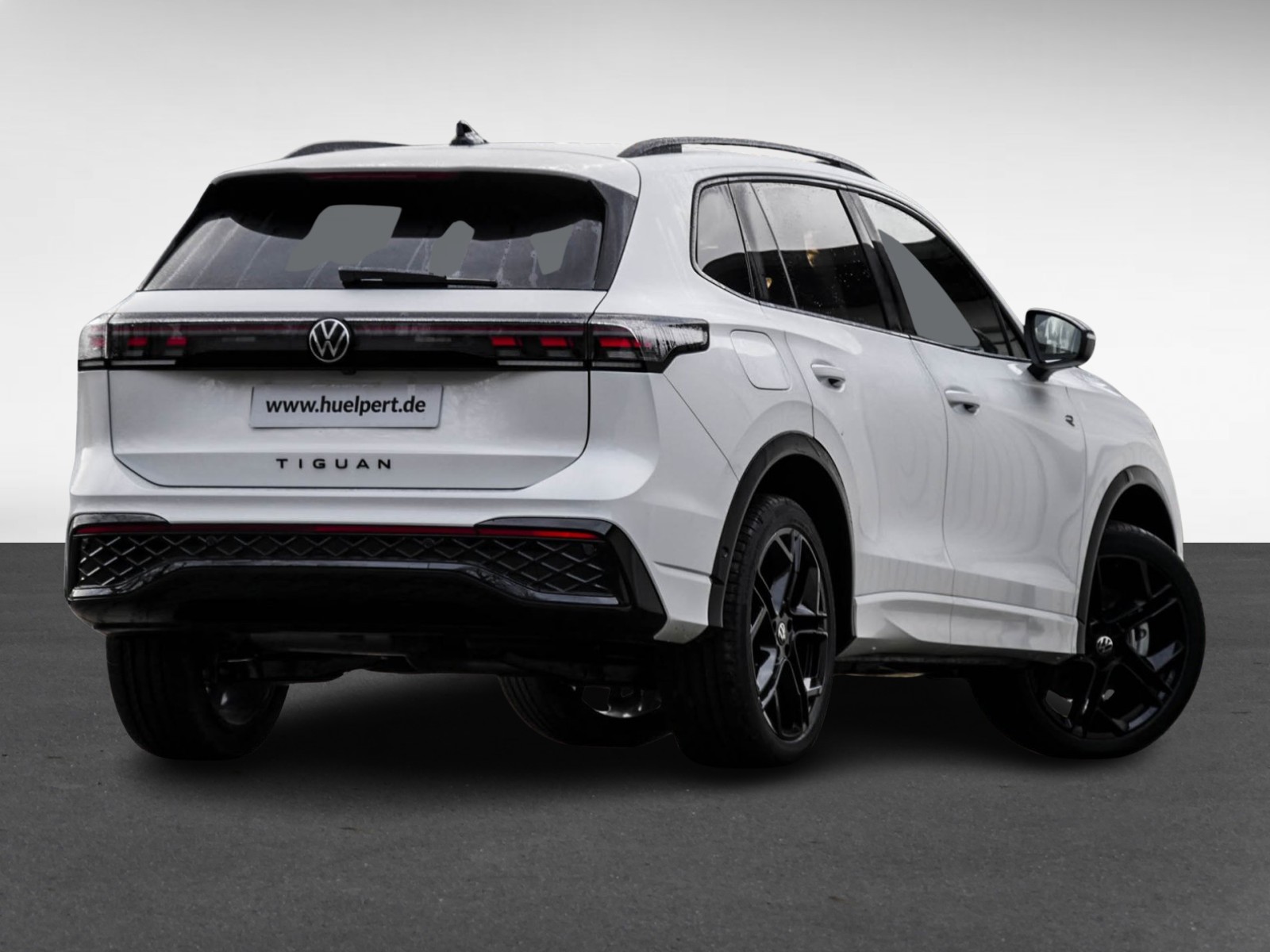 Volkswagen Tiguan 2.0 TDI R-LINE DSG NAVIPRO BLACKSTYLE AHK