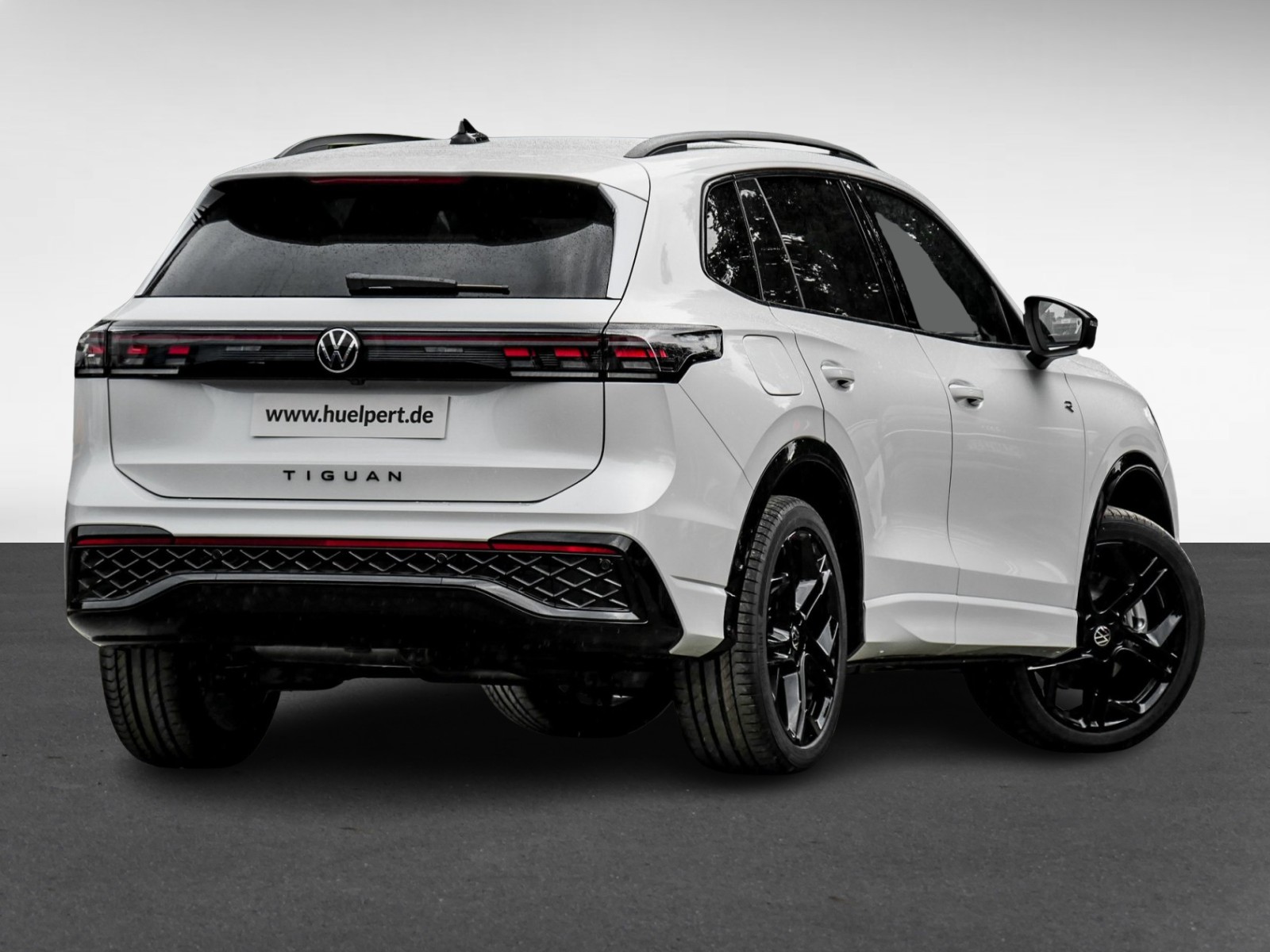 Volkswagen Tiguan 2.0 TDI R-LINE DSG AHK BLACKSTYLE NAVIPRO