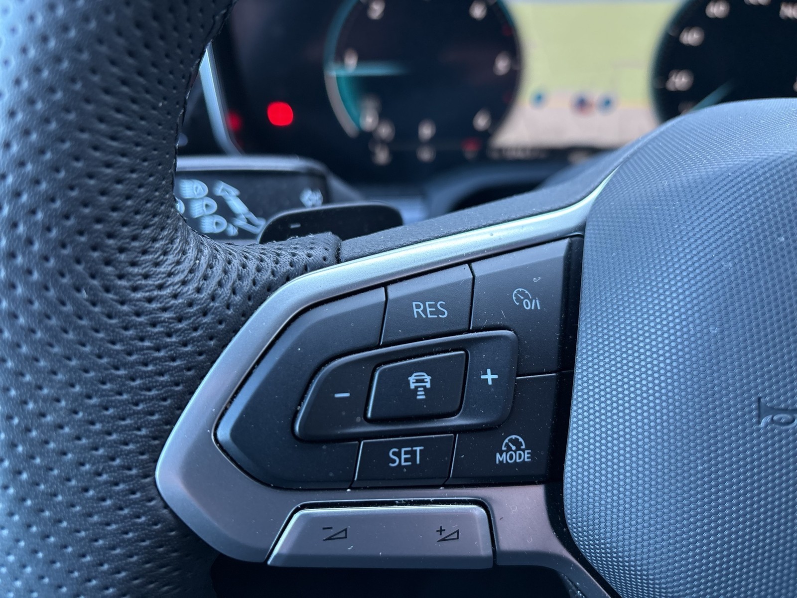 Volkswagen Touareg V6 R-LINE AHK CAM ACC LM19 HD-MATRIX NAVI