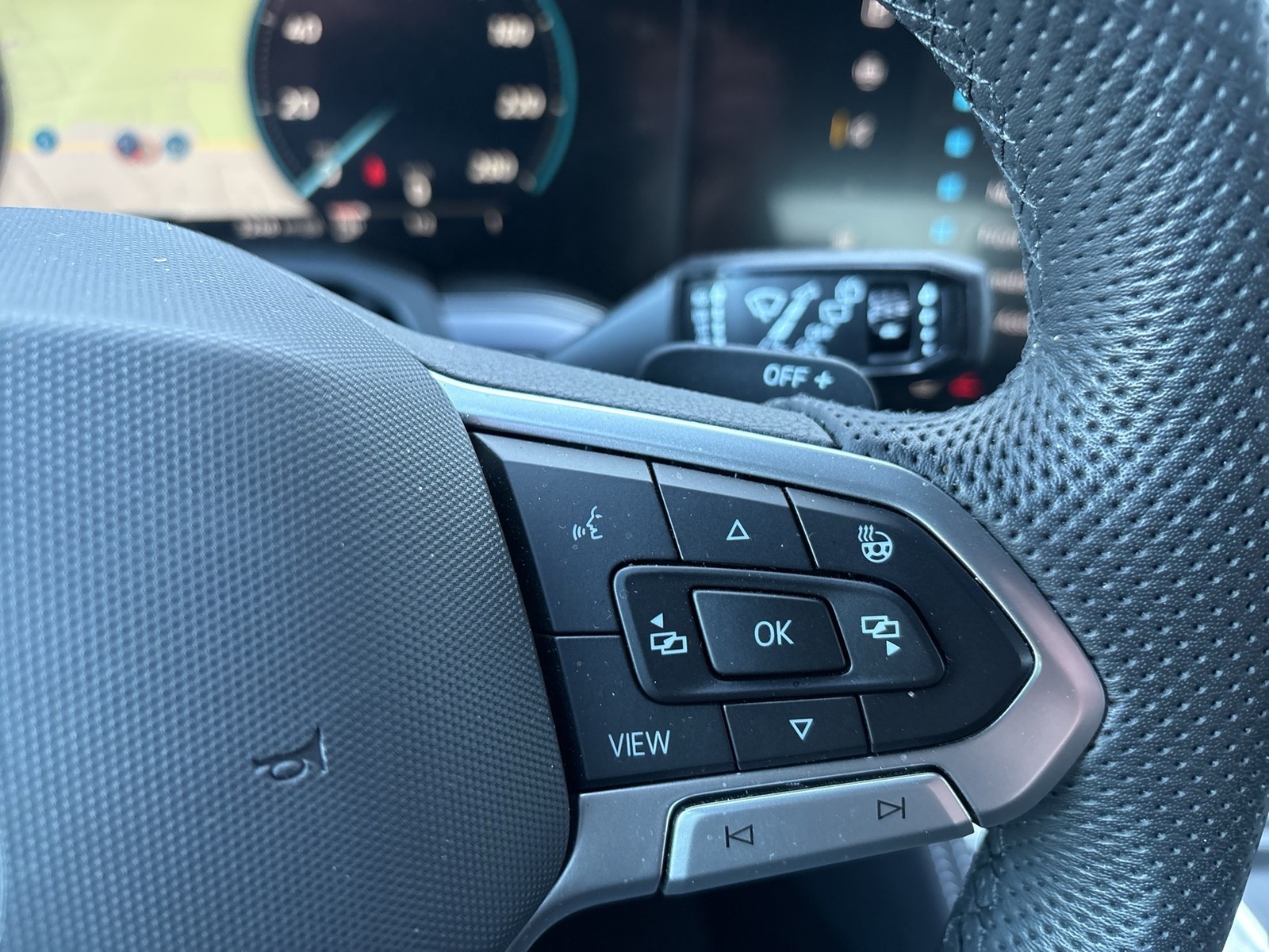 Volkswagen Touareg V6 R-LINE AHK CAM ACC LM19 HD-MATRIX NAVI