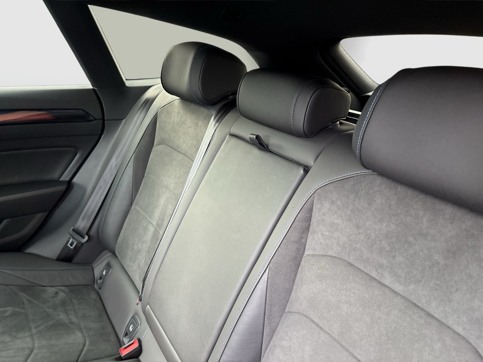 Volkswagen Arteon Shooting Brake 2.0 R 4X4 AHK 360°CAM LM20