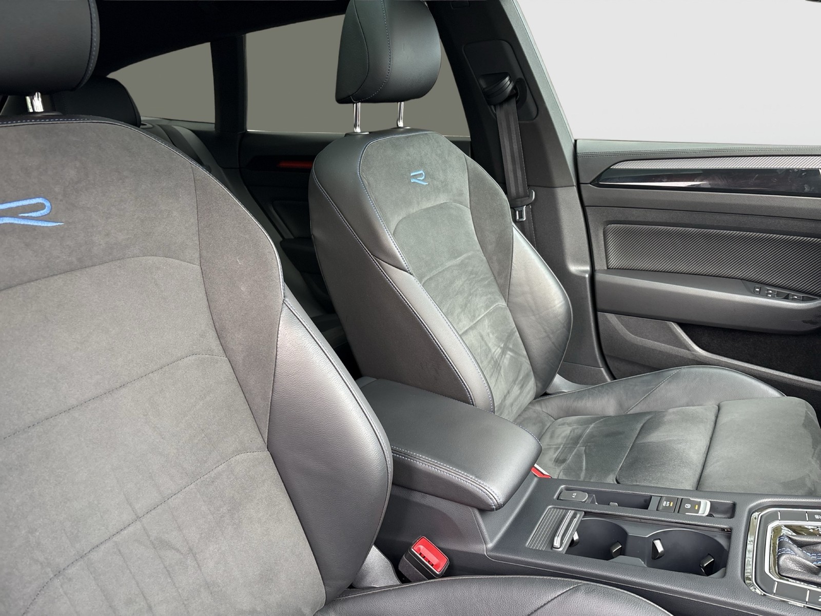 Volkswagen Arteon Shooting Brake 2.0 R 4X4 AHK 360°CAM LM20