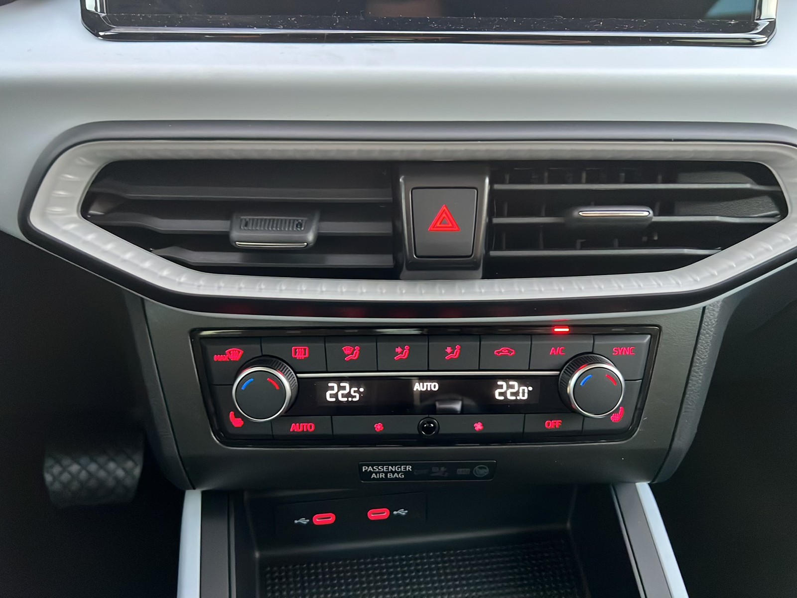 Seat Arona 1.0 ROAD EDITION DSG AHK-Vorb NAVI CAM